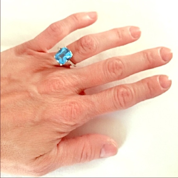 3 carat blue topaz & diamond ring - Picture 4 of 5